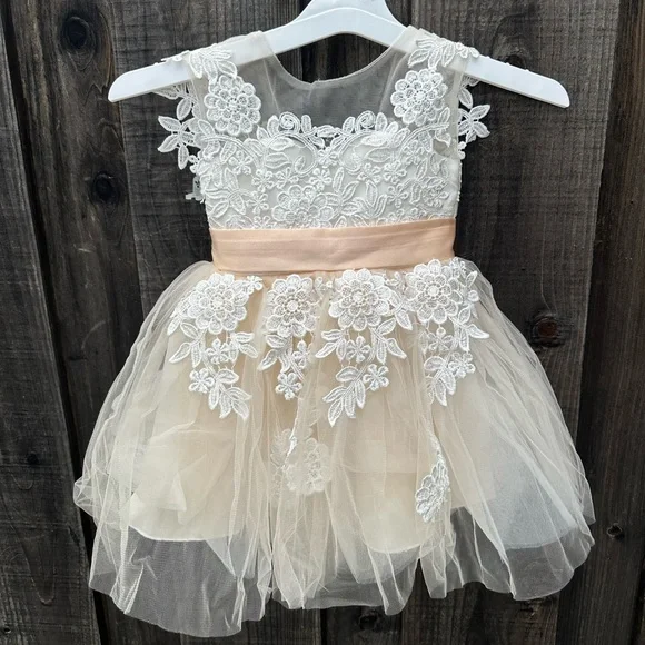 Elegant Lace Flower Girl Dress